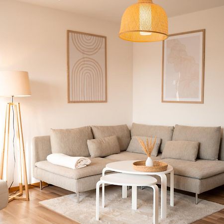 C4S Come4Stay Altoetting - 3-Zi Whg I Zentrale Lage I Parkplatz I Balkon I Wifi I Smarttv I 1 Kingsize, 1 Queensize Bett I Office Arbeitsplatz I Wohnbereich Mit Couch Und Essbereich I Voll Ausgestattete Kueche I Nespresso المظهر الخارجي الصورة