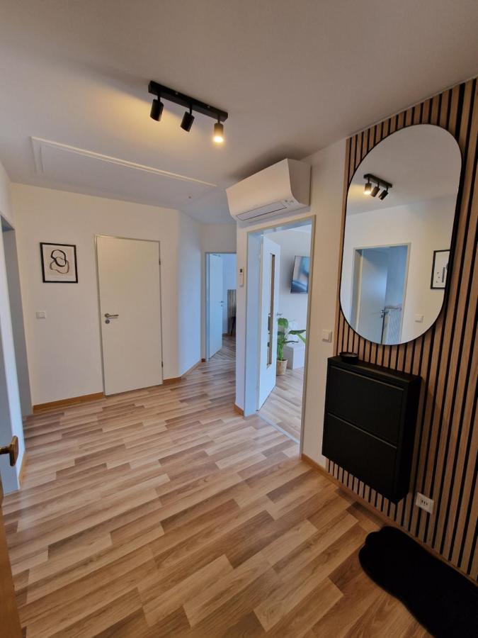 C4S Come4Stay Altoetting - 3-Zi Whg I Zentrale Lage I Parkplatz I Balkon I Wifi I Smarttv I 1 Kingsize, 1 Queensize Bett I Office Arbeitsplatz I Wohnbereich Mit Couch Und Essbereich I Voll Ausgestattete Kueche I Nespresso المظهر الخارجي الصورة