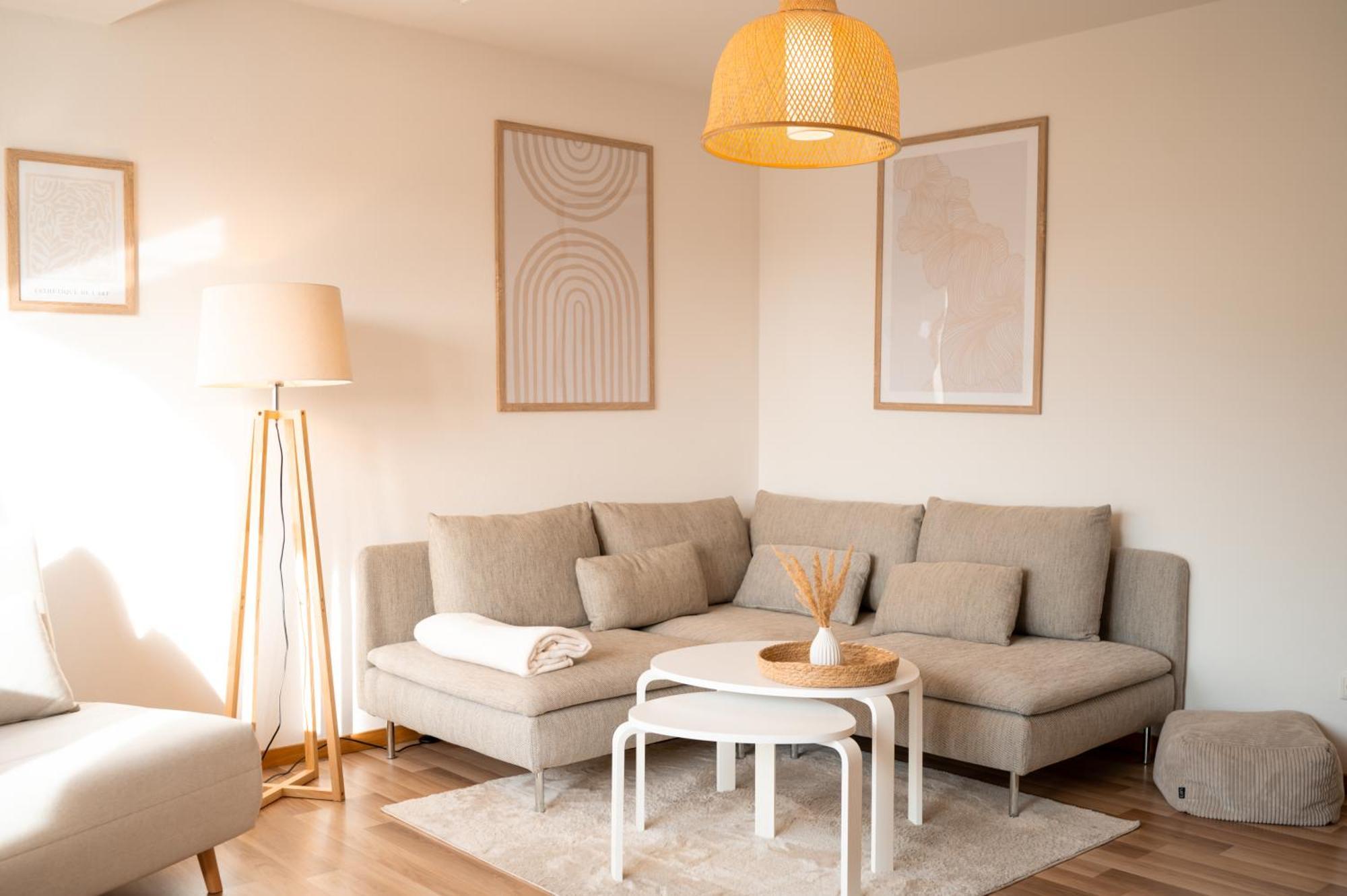 C4S Come4Stay Altoetting - 3-Zi Whg I Zentrale Lage I Parkplatz I Balkon I Wifi I Smarttv I 1 Kingsize, 1 Queensize Bett I Office Arbeitsplatz I Wohnbereich Mit Couch Und Essbereich I Voll Ausgestattete Kueche I Nespresso المظهر الخارجي الصورة